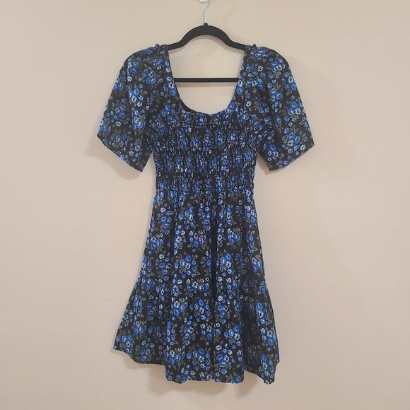 NWT - Feminine & Flirty Black GAP Blue Floral Smocked Mini Dress with Pockets - Picture 4 of 5